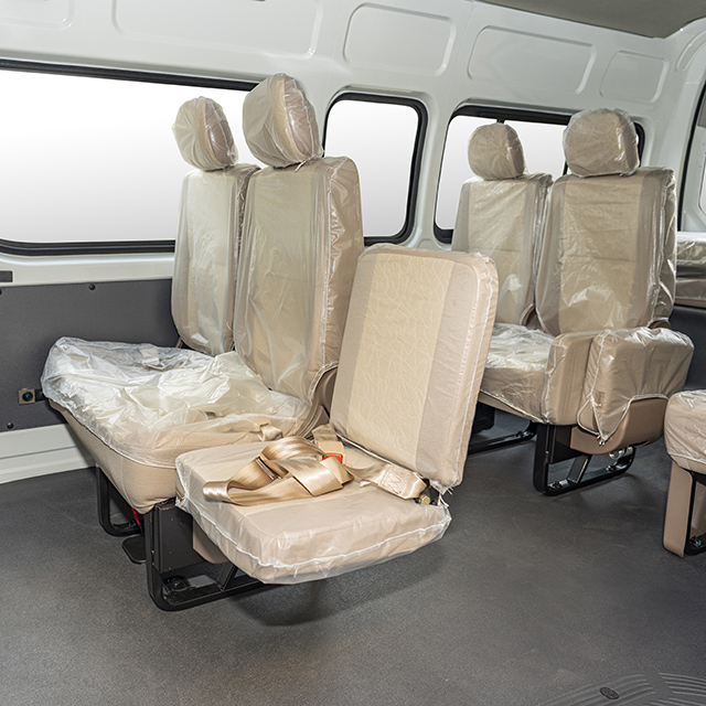 Minibús Hiace de 10 plazas con volante a la derecha